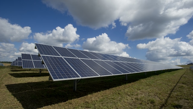 Balkonkraftwerk 2026: Lohnt sich eine Mini-Solaranlage? Wir rechnen nach